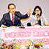 통역관 김경숙 목사와 함께 일본 동경 세미나에서 열강하시는 목사님